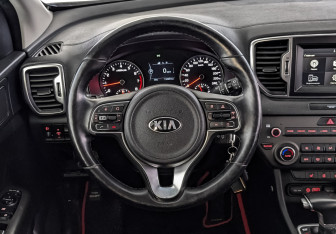 Подержанный автомобиль Kia Sportage 2018 года (22 фото)