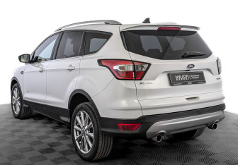 Подержанный автомобиль Ford Kuga 2019 года (7 фото)