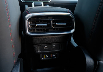 Подержанный автомобиль Jetour T2 2024 года (18 фото)