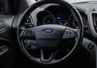 Подержанный автомобиль Ford Kuga 2019 года (15 фото)