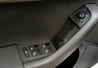 Подержанный автомобиль Skoda Octavia Liftback 2018 года (18 фото)