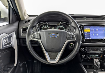Подержанный автомобиль Geely Emgrand X7 2019 года (22 фото)
