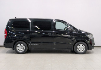 Подержанный автомобиль Hyundai H-1 2021 года (24 фото)