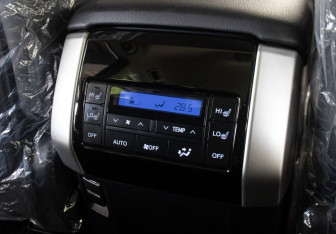 Подержанный автомобиль Toyota Land Cruiser Prado 2023 года (25 фото)