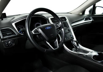 Подержанный автомобиль Ford Mondeo Sedan 2018 года (9 фото)