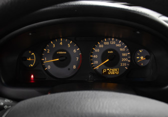 Подержанный автомобиль Nissan Almera Classic 2011 года (14 фото)