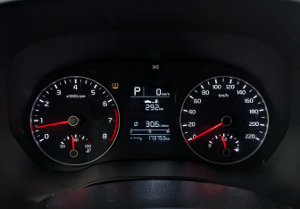 Подержанный автомобиль Kia Rio Hatchback 2021 года (15 фото)