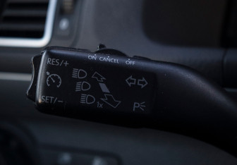 Подержанный автомобиль Volkswagen Touran 2011 года (15 фото)