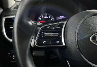 Подержанный автомобиль Kia Seltos 2021 года (12 фото)