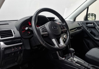 Подержанный автомобиль Subaru Forester Suv 2017 года (15 фото)