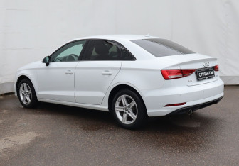 Подержанный автомобиль Audi A3 Sedan 2018 года (6 фото)