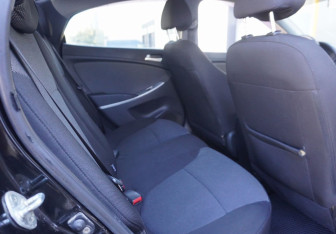 Подержанный автомобиль Hyundai Solaris Sedan 2011 года (10 фото)