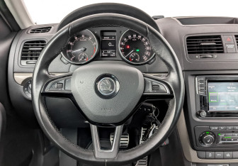 Подержанный автомобиль Skoda Yeti 2017 года (21 фото)