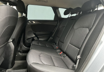 Подержанный автомобиль Kia Ceed Wagon 2021 года (11 фото)