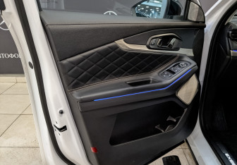 Подержанный автомобиль Exeed TXL 2023 года (19 фото)