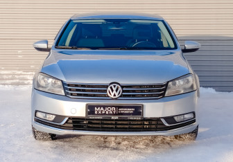 Подержанный автомобиль Volkswagen Passat Sedan 2012 года (2 фото)