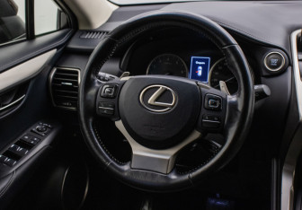 Подержанный автомобиль Lexus NX 2018 года (15 фото)