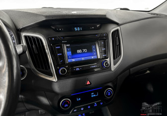 Подержанный автомобиль Hyundai Creta 2018 года (11 фото)