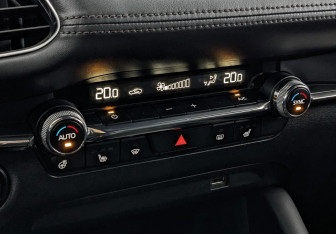 Подержанный автомобиль Mazda 3 Hatchback 2019 года (25 фото)
