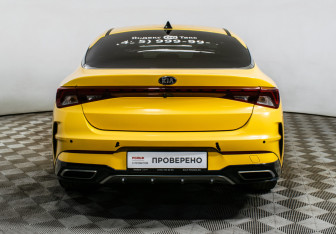 Подержанный автомобиль Kia K5 2020 года (6 фото)