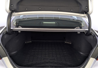 Подержанный автомобиль Toyota Camry Sedan 2019 года (10 фото)