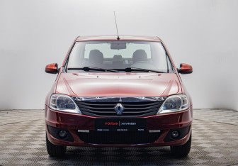 Подержанный автомобиль Renault Logan Sedan 2010 года (8 фото)