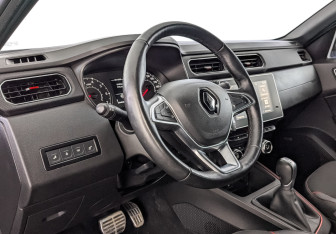 Подержанный автомобиль Renault Arkana 2021 года (15 фото)