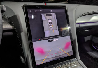 Подержанный автомобиль Hongqi H5 2024 года (25 фото)