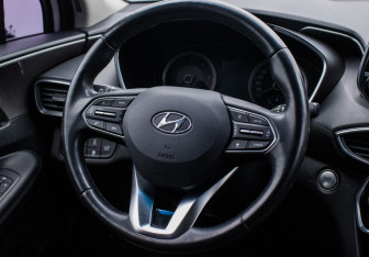 Подержанный автомобиль Hyundai Santa Fe 2018 года (15 фото)