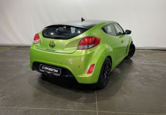 Подержанный автомобиль Hyundai Veloster 2013 года (4 фото)