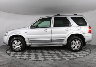 Подержанный автомобиль Ford Maverick 2005 года (8 фото)