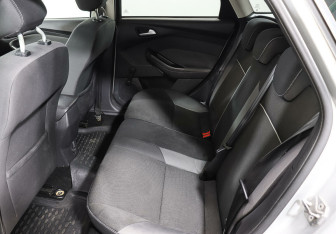 Подержанный автомобиль Ford Focus Wagon 2013 года (14 фото)