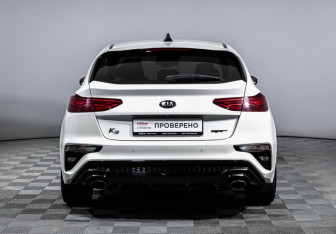 Подержанный автомобиль Kia K3 Hatchback 2021 года (6 фото)