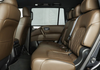 Подержанный автомобиль Nissan Armada 2023 года (10 фото)