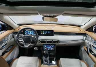 Подержанный автомобиль Jetour X70 Plus 2023 года (11 фото)