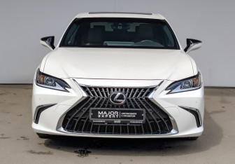 Подержанный автомобиль Lexus ES 2023 года (2 фото)