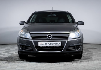Подержанный автомобиль Opel Astra Hatchback 2006 года (2 фото)