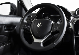 Подержанный автомобиль Suzuki Vitara 2020 года (11 фото)