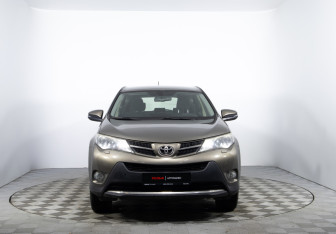 Подержанный автомобиль Toyota RAV4 2013 года (2 фото)