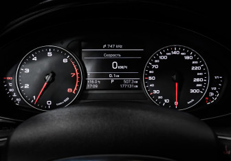 Подержанный автомобиль Audi A6 Sedan 2012 года (10 фото)