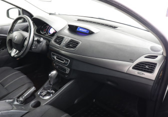 Подержанный автомобиль Renault Megane Hatchback 2013 года (6 фото)