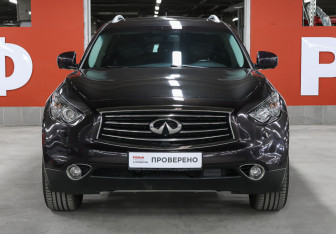 Подержанный автомобиль Infiniti FX 2012 года (2 фото)