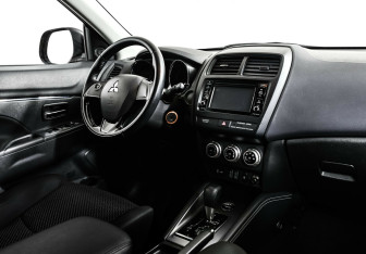 Подержанный автомобиль Mitsubishi ASX 2020 года (8 фото)