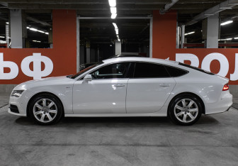 Подержанный автомобиль Audi A7 2014 года (8 фото)