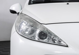 Подержанный автомобиль Peugeot 207 Hatchback 2010 года (20 фото)