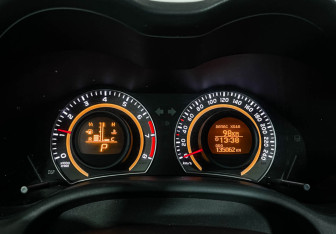 Подержанный автомобиль Toyota Corolla Sedan 2013 года (11 фото)