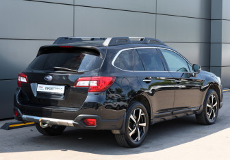 Подержанный автомобиль Subaru Outback Wagon 2017 года (5 фото)