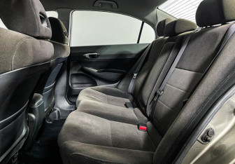 Подержанный автомобиль Honda Civic Sedan 2007 года (10 фото)