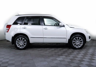Подержанный автомобиль Suzuki Grand Vitara 2014 года (4 фото)