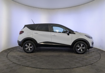 Подержанный автомобиль Renault Kaptur 2021 года (4 фото)